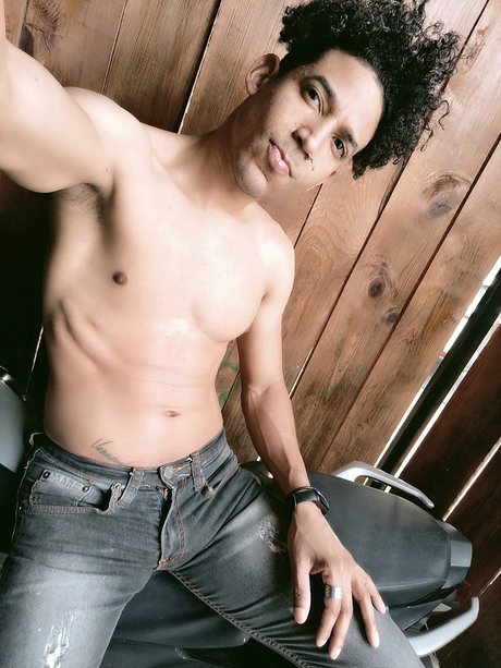 Foto desnuda filtrada de OnlyFans de Amoremorenito