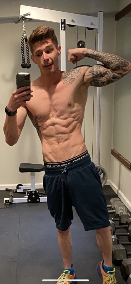 Foto desnuda filtrada de OnlyFans de Ivan Hungry