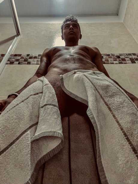 Foto desnuda filtrada de OnlyFans de Mauricio Grueso
