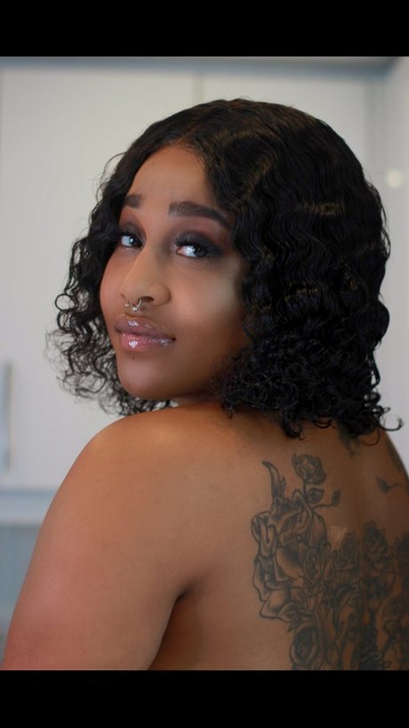Foto desnuda filtrada de OnlyFans de Iris L