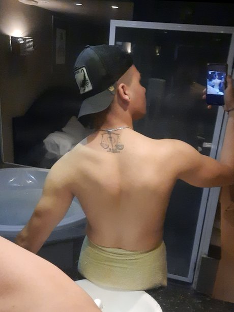 Foto desnuda filtrada de OnlyFans de Irondickjr
