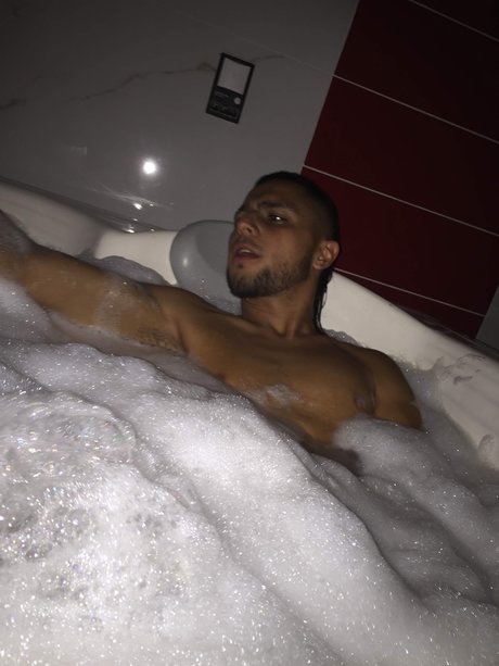 Foto desnuda filtrada de OnlyFans de Cristian Gallego Giraldo