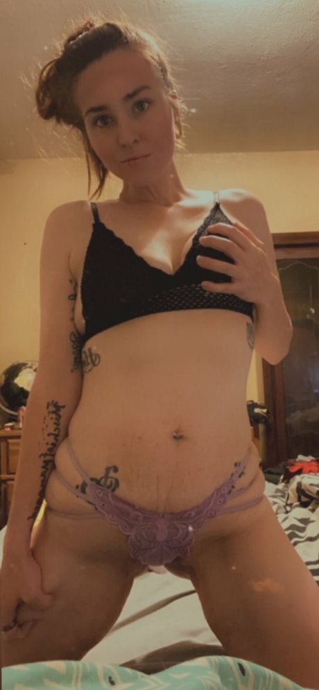 Foto desnuda filtrada de OnlyFans de Katie Allen