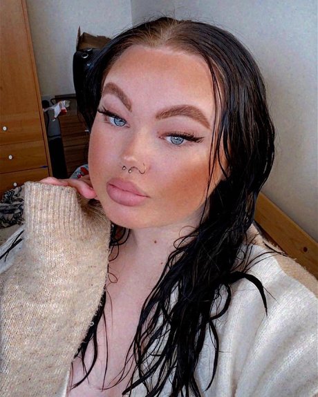 Foto desnuda filtrada de OnlyFans de Lucy Grossett