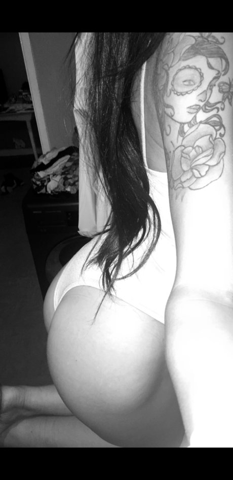 Foto desnuda filtrada de OnlyFans de Louise