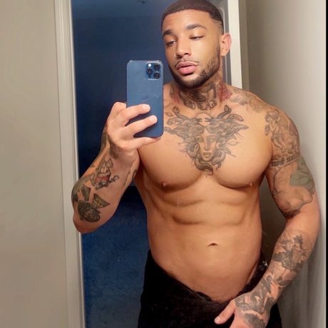 Foto desnuda filtrada de OnlyFans de Zed Leroi
