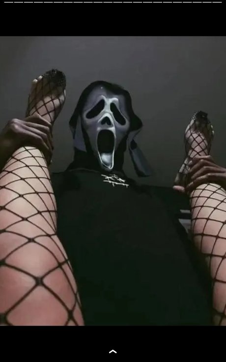 Courtney Luxxx