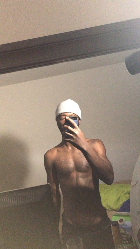 Foto desnuda filtrada de OnlyFans de World Tour Tay 
