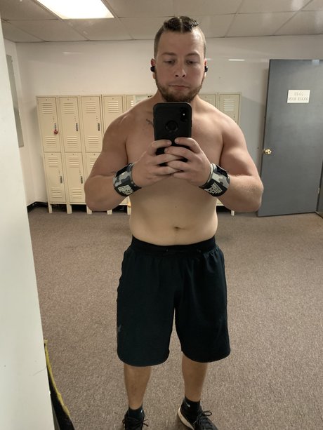 Foto desnuda filtrada de OnlyFans de Wyt3mic