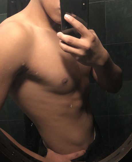 Foto desnuda filtrada de OnlyFans de Julio Torres