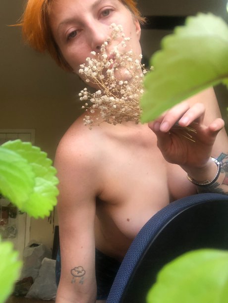 Foto desnuda filtrada de OnlyFans de Neon Faye