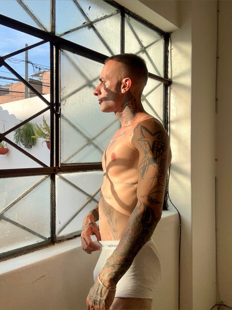 Foto desnuda filtrada de OnlyFans de Facundo Avila