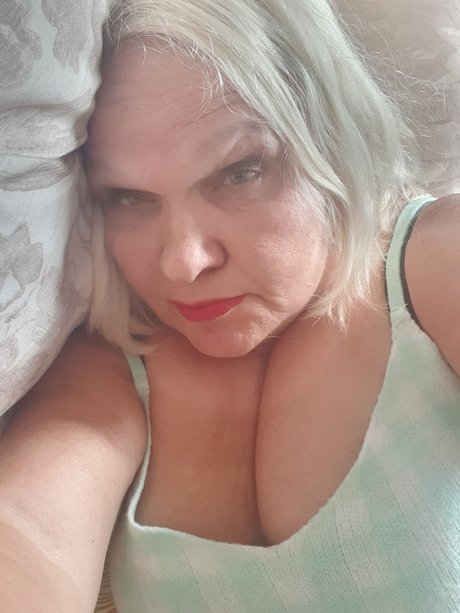 Hotkiwbabe62