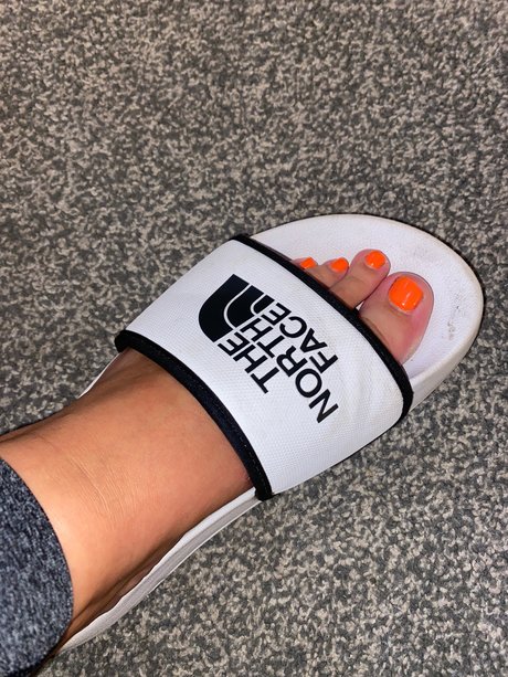 Foto desnuda filtrada de OnlyFans de Feet