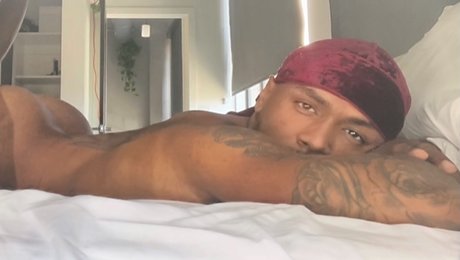 Foto desnuda filtrada de OnlyFans de Ezra Arcane