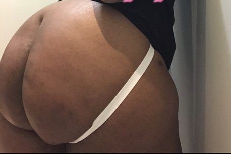 Foto desnuda filtrada de OnlyFans de Phatbootyking1