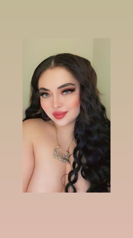 Foto desnuda filtrada de OnlyFans de Officialcinnabone