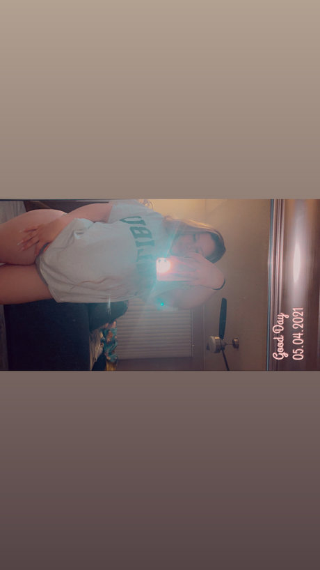Foto desnuda filtrada de OnlyFans de Aria M