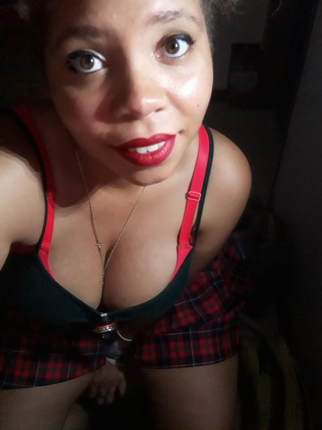 Foto desnuda filtrada de OnlyFans de Peekaboo Babe