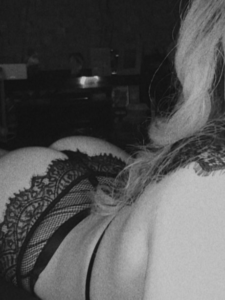 Foto desnuda filtrada de OnlyFans de Hidi