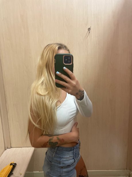 Foto desnuda filtrada de OnlyFans de Sierra