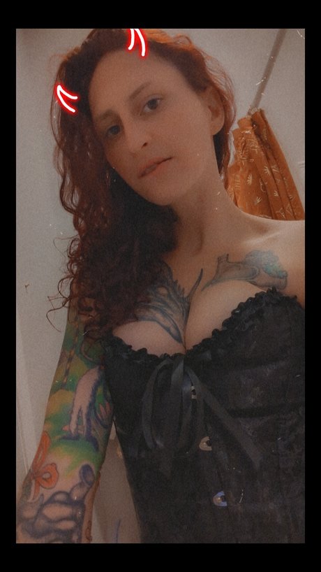Foto desnuda filtrada de OnlyFans de Alley