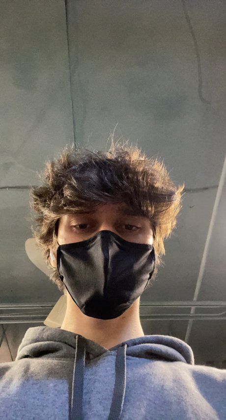 Foto desnuda filtrada de OnlyFans de John