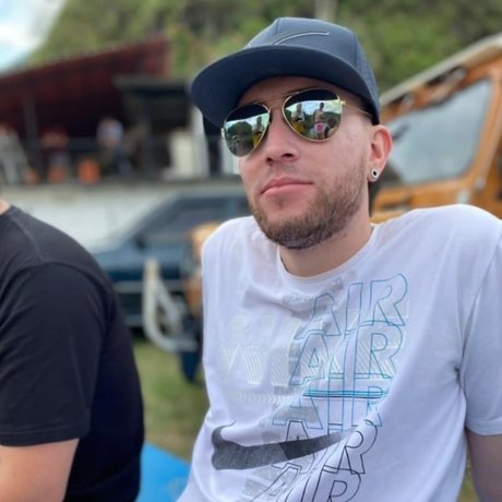 Foto desnuda filtrada de OnlyFans de Johan Arley