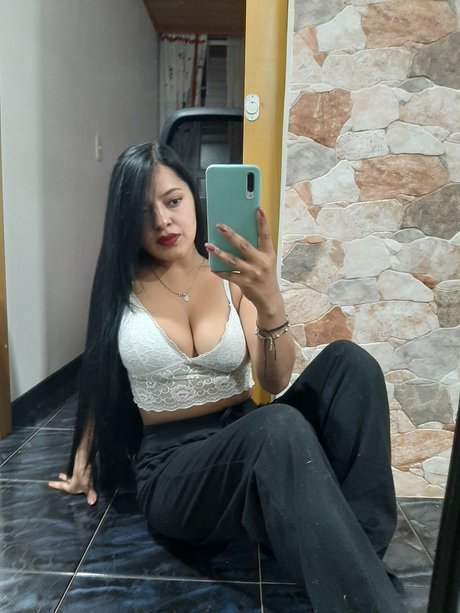 Foto desnuda filtrada de OnlyFans de Juli