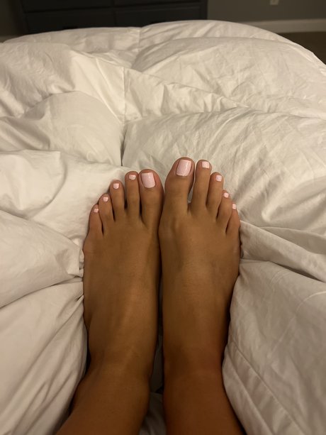 Foto desnuda filtrada de OnlyFans de Perfectfeetxox