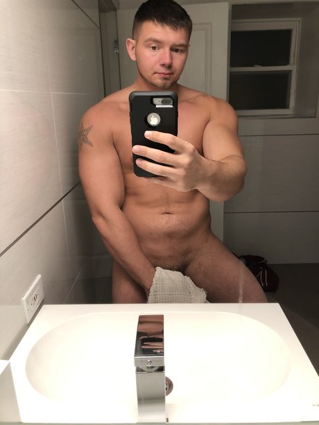 Foto desnuda filtrada de OnlyFans de Biggdaddy