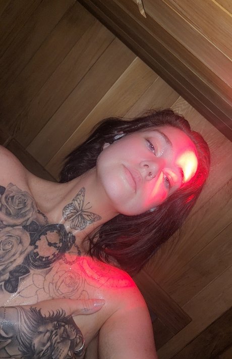 Foto desnuda filtrada de OnlyFans de Mikaliaroze