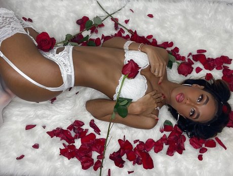 Foto desnuda filtrada de OnlyFans de Goddess Vida Femdom