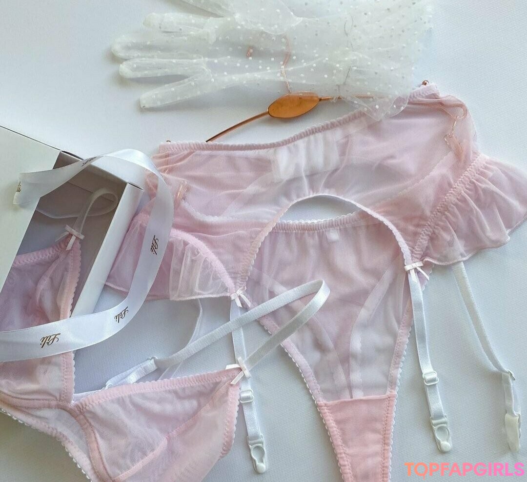 Foto desnuda filtrada de OnlyFans de Maycurlyvip #24 Foto desnuda filtrada de OnlyFans de Maycurlyvip #24