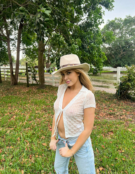 Foto desnuda filtrada de OnlyFans de Dakotajane
