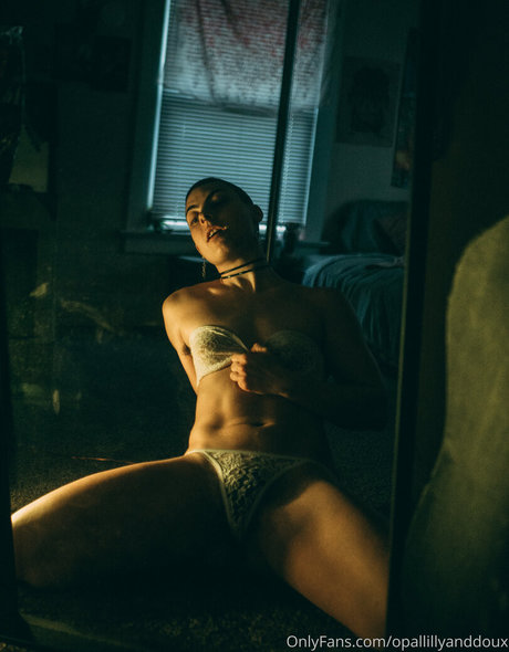 Foto desnuda filtrada de OnlyFans de Opallillyonyx