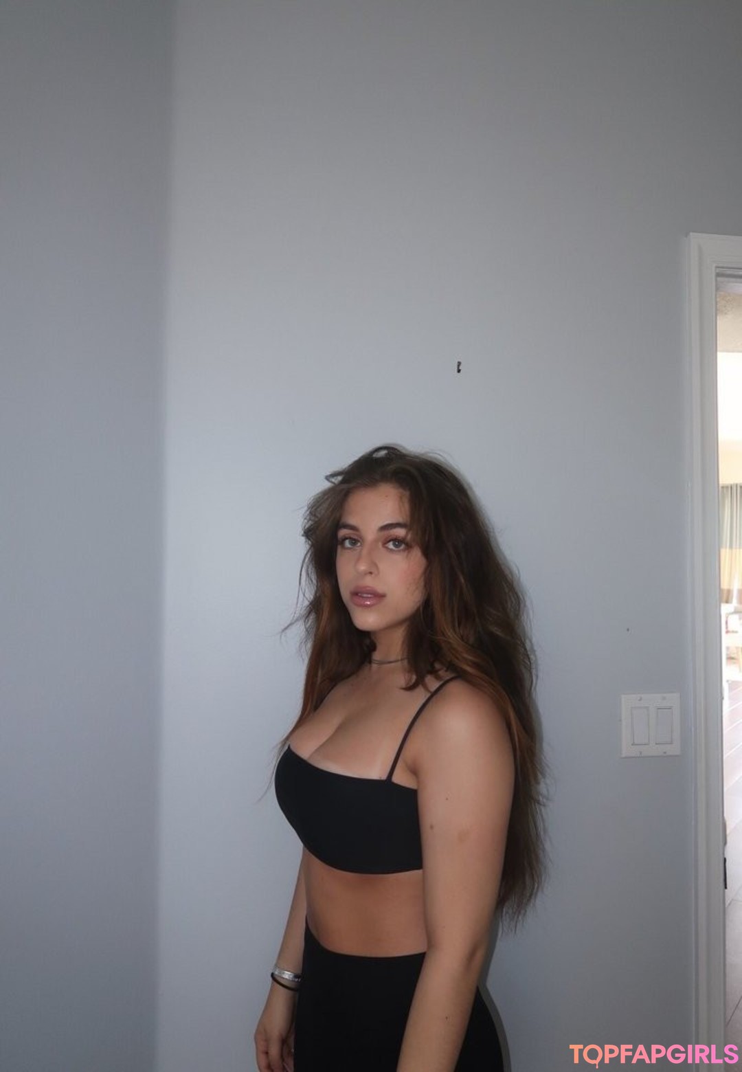 Foto desnuda filtrada de OnlyFans de Baby Ariel #69 Foto desnuda filtrada de OnlyFans de Baby Ariel #69