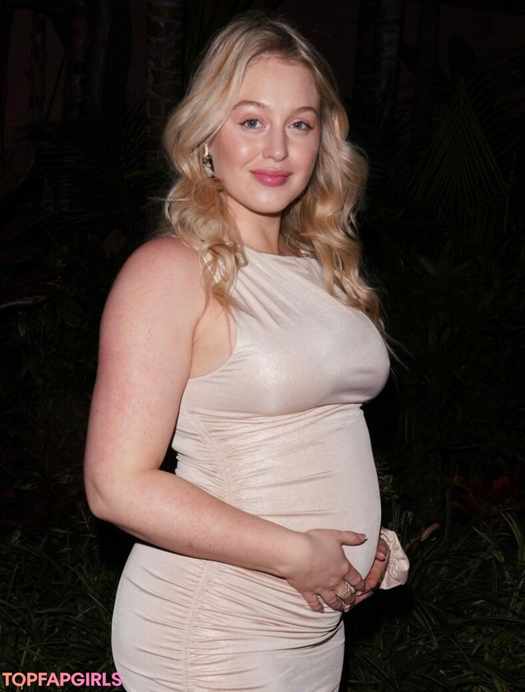 Foto desnuda filtrada de OnlyFans de Iskra Lawrence #221 Foto desnuda filtrada de OnlyFans de Iskra Lawrence #221