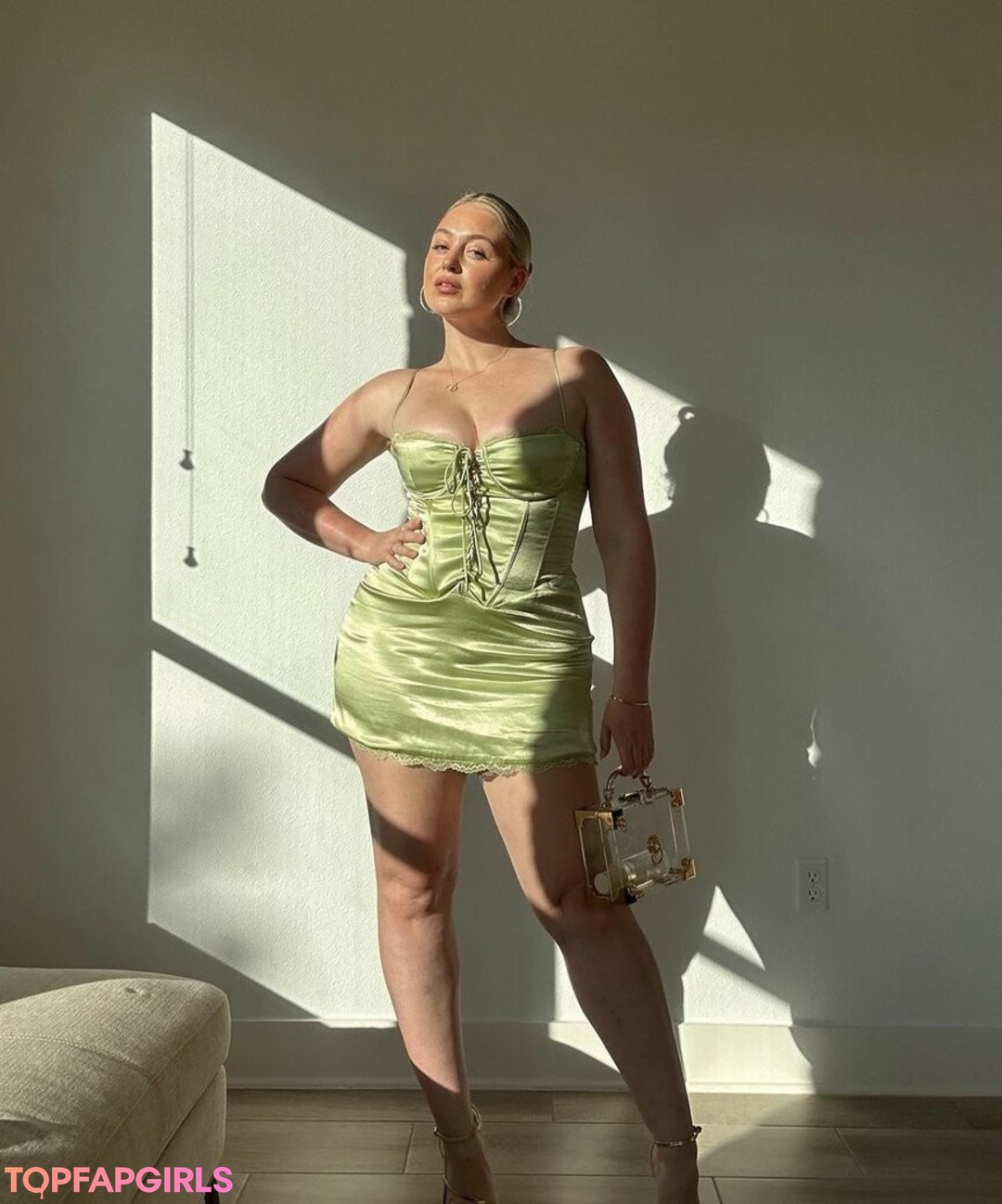 Foto desnuda filtrada de OnlyFans de Iskra Lawrence #277 Foto desnuda filtrada de OnlyFans de Iskra Lawrence #277