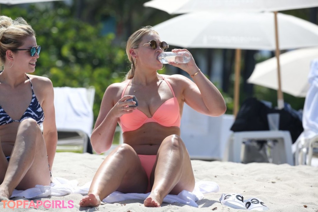 Foto desnuda filtrada de OnlyFans de Iskra Lawrence #467 Foto desnuda filtrada de OnlyFans de Iskra Lawrence #467