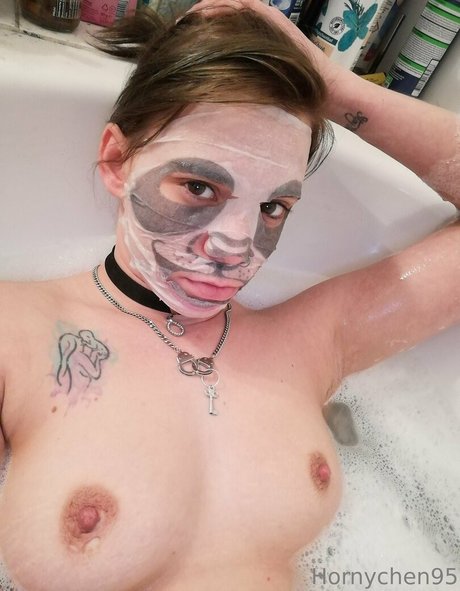 Foto desnuda filtrada de OnlyFans de Hrnychen95