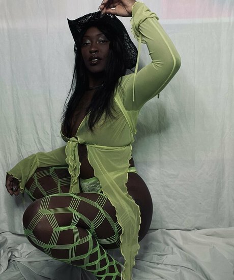 Foto desnuda filtrada de OnlyFans de Deebott