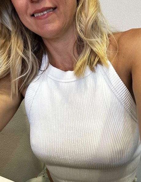 Foto desnuda filtrada de OnlyFans de Charlottedreamxo