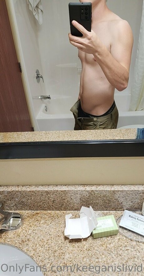 Foto desnuda filtrada de OnlyFans de Keeganislivid