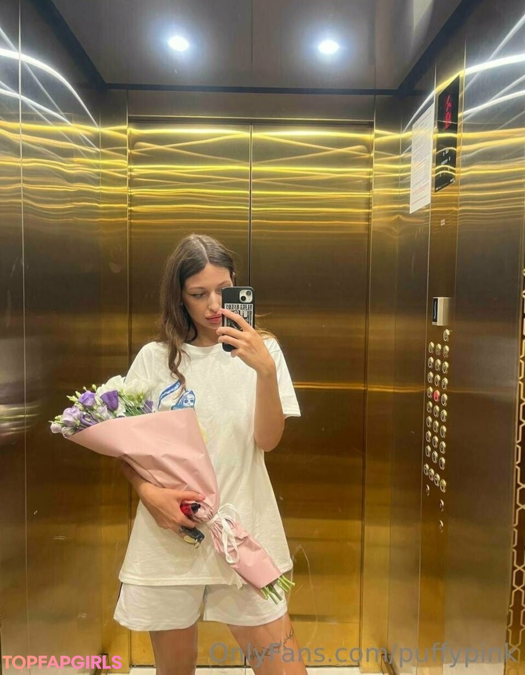 Foto desnuda filtrada de OnlyFans de Pollyylolly #24 Foto desnuda filtrada de OnlyFans de Pollyylolly #24