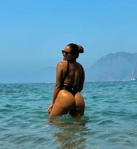 Foto desnuda filtrada de OnlyFans de Caroline Veronica