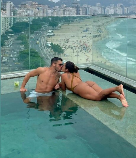 Foto desnuda filtrada de OnlyFans de Caroline Veronica