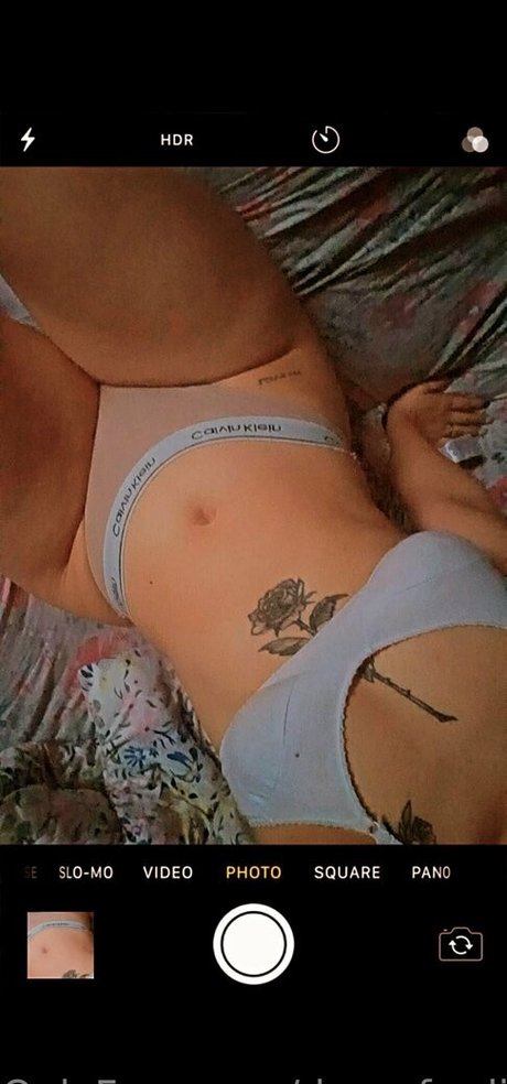 Foto desnuda filtrada de OnlyFans de Rosecamxxx