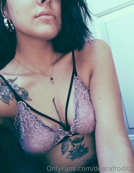 Foto desnuda filtrada de OnlyFans de Rosecamxxx