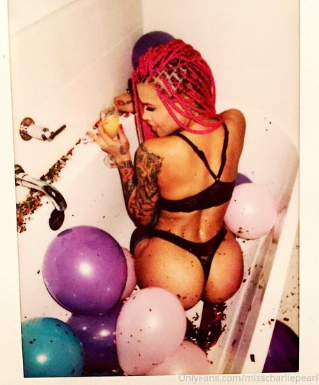 Foto desnuda filtrada de OnlyFans de Misscharliepearl